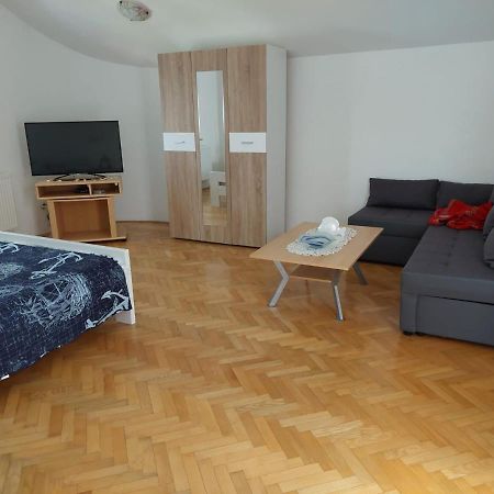 Apartments "Jope I Toni" Biograd Na Moru Esterno foto