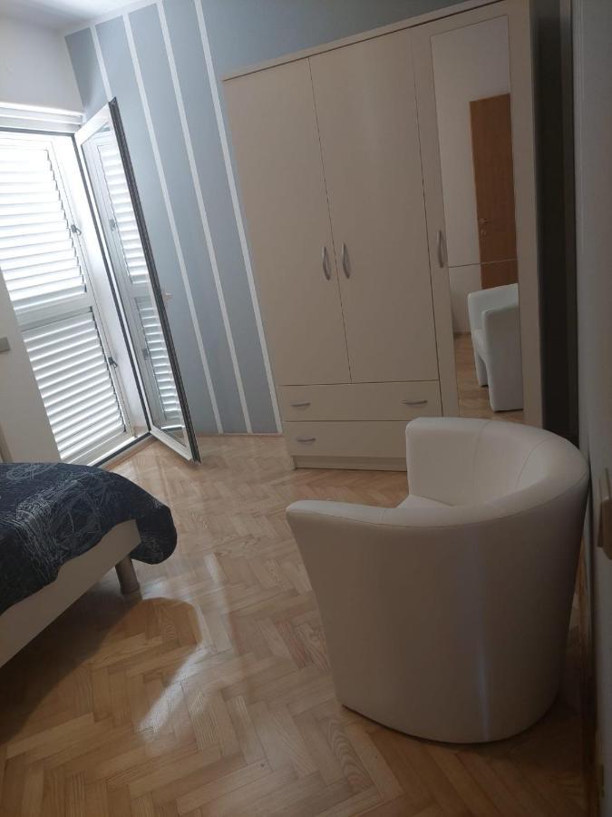 Apartments "Jope I Toni" Biograd Na Moru Esterno foto
